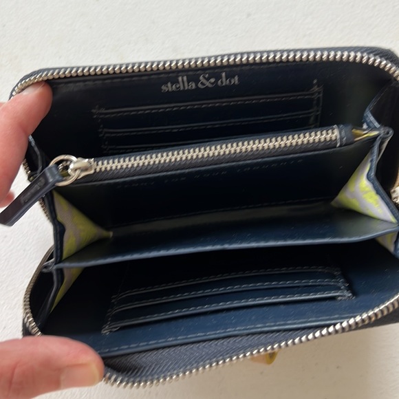 STELLA&DOT Madison tech wallet wristlet, navy/white stripe - Picture 5 of 8